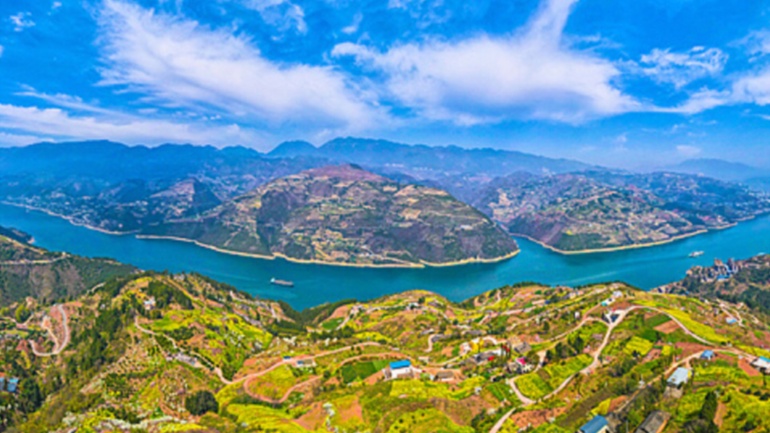 长江干流水质由部分五类提升到全线二类