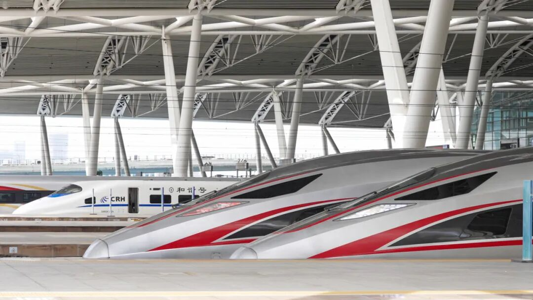 2025年全国铁路完成旅客发送量45.88亿人