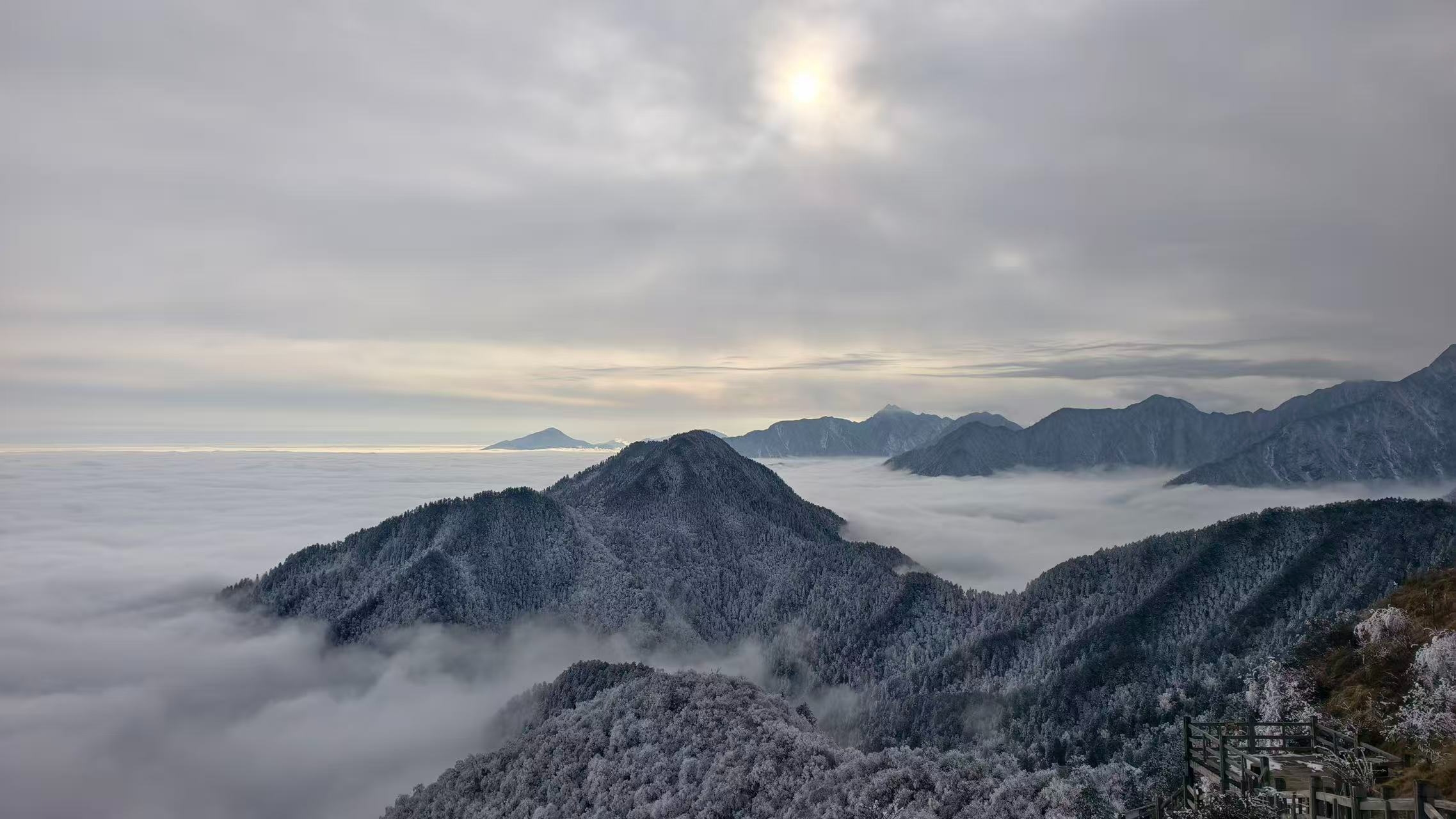 雪山为盟 夜雪为欢 西岭雪山冰雪季开启浪漫与狂欢双重体验