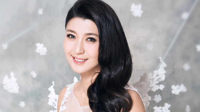 闫学晶发文致歉：我讨厌那个下意识里露出轻视的自己