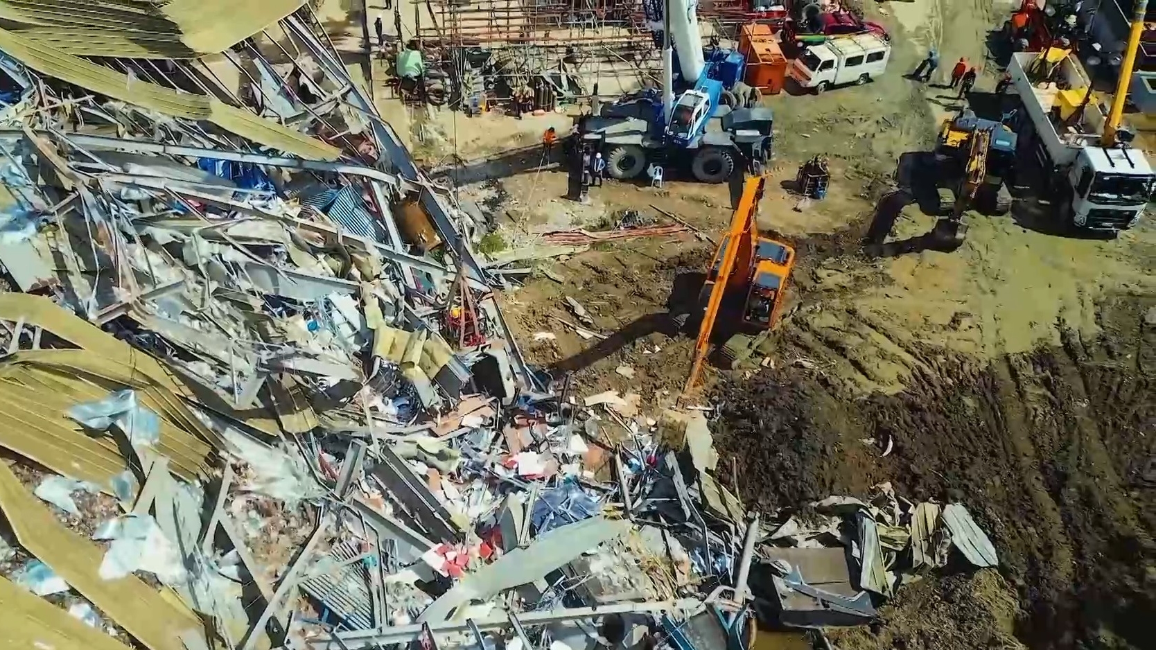 菲律宾垃圾填埋场坍塌事故死亡人数上升至12人