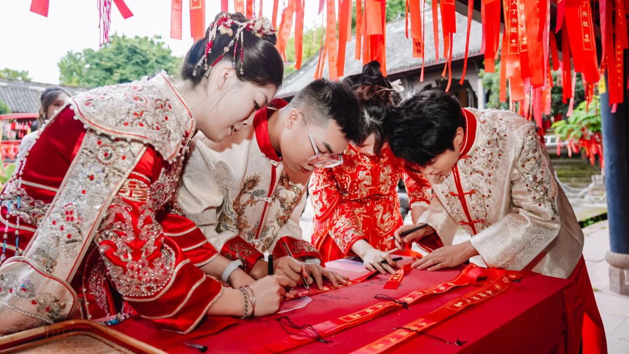 蓉城囍事｜13万余对！2025年成都结婚登记数据出炉