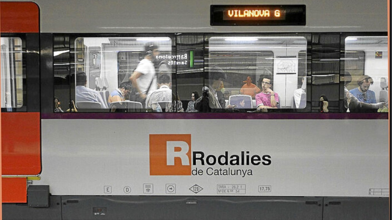 西班牙巴塞罗那郊区列车脱轨事故伤者升至15人