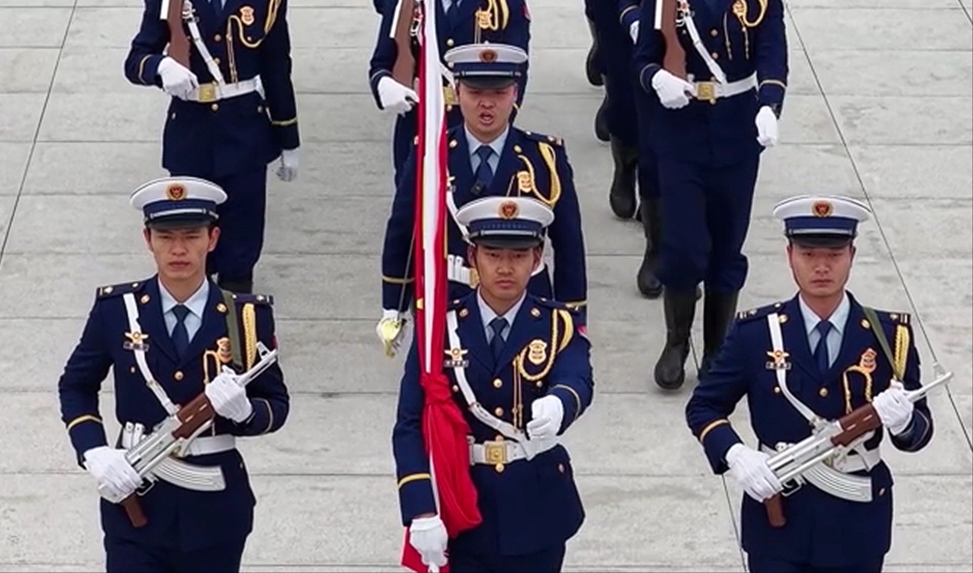 视频 | 全域突击救援 成都消防救援机动支队挂牌成立  