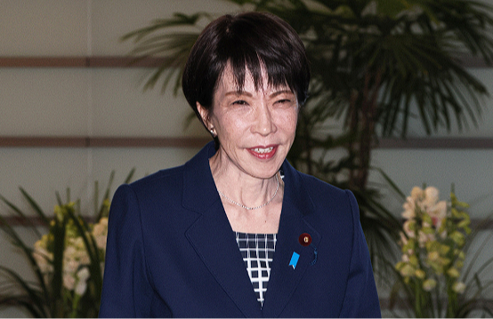 高市早苗在内阁会议上决定解散众议院