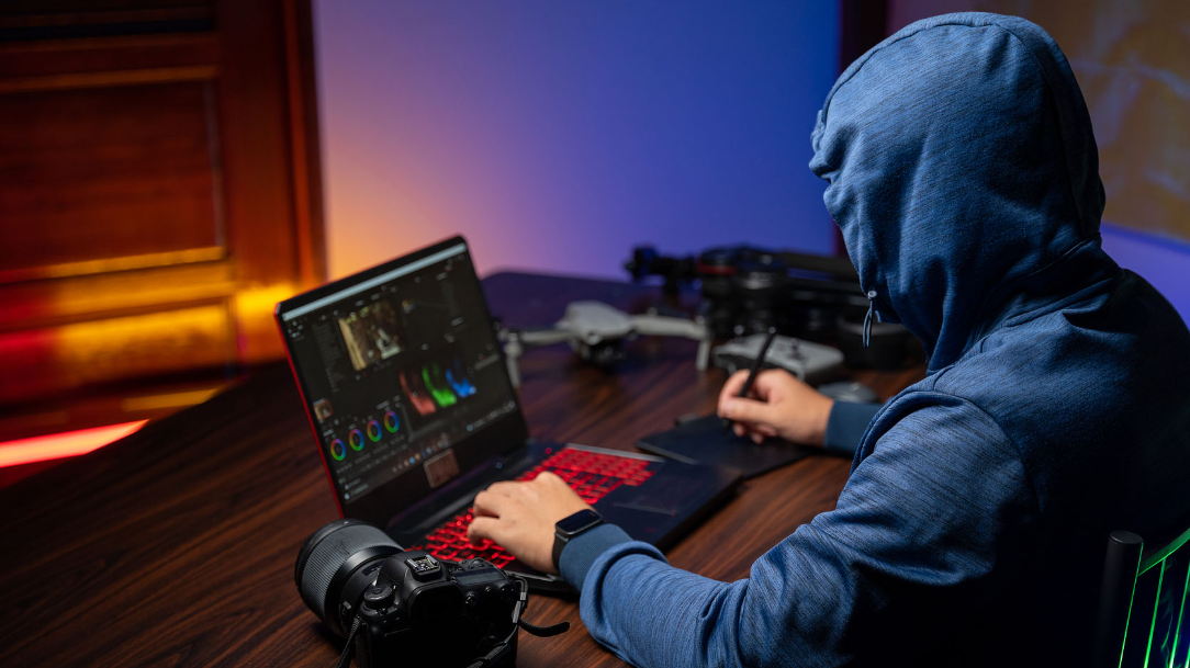 “搬运”被封禁境外博主视频非法获利 国家安全部披露案件详情