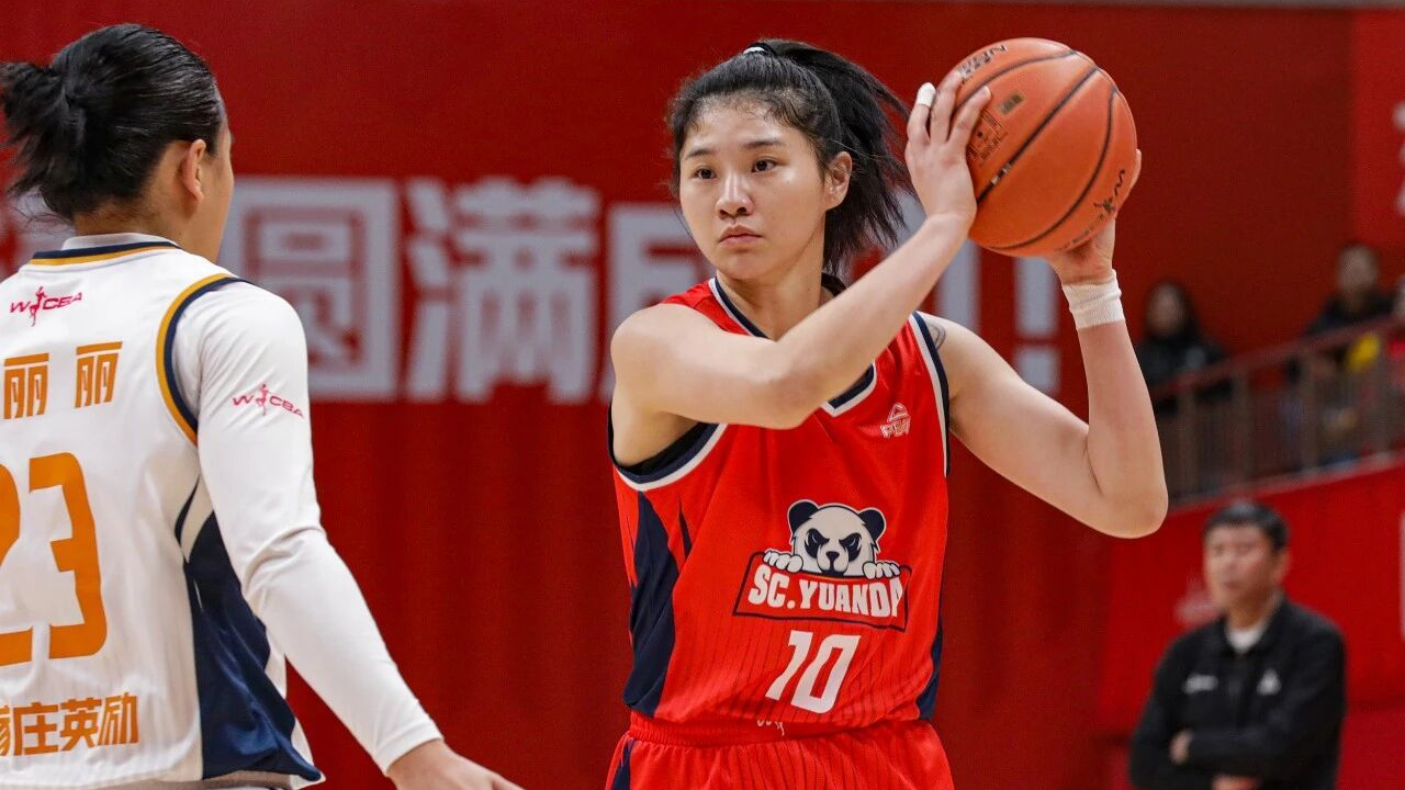 暂居积分榜第三 四川女篮客场大比分力克上海队