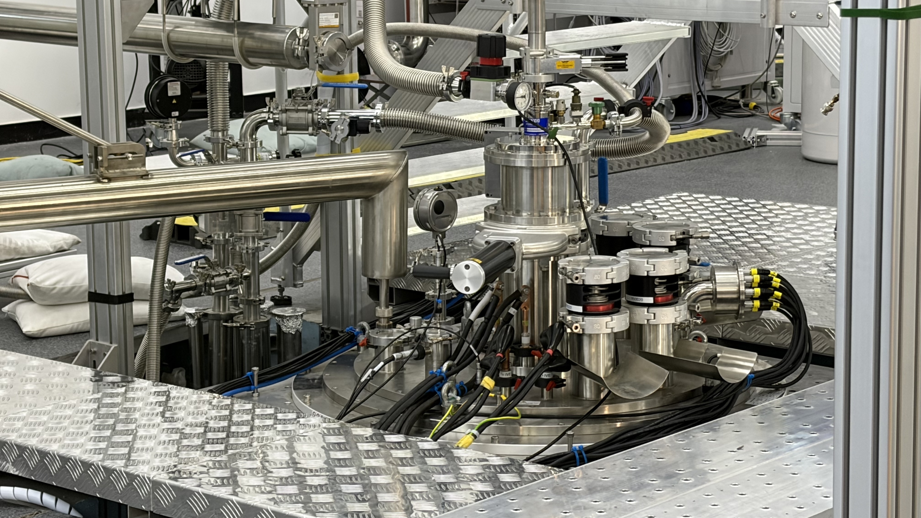 又一领域达最高纪录 我国成功研制场强35.6T全超导磁体