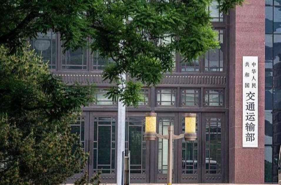 交通运输部：严格落实春节假期免收7座及以下小型客车通行费政策