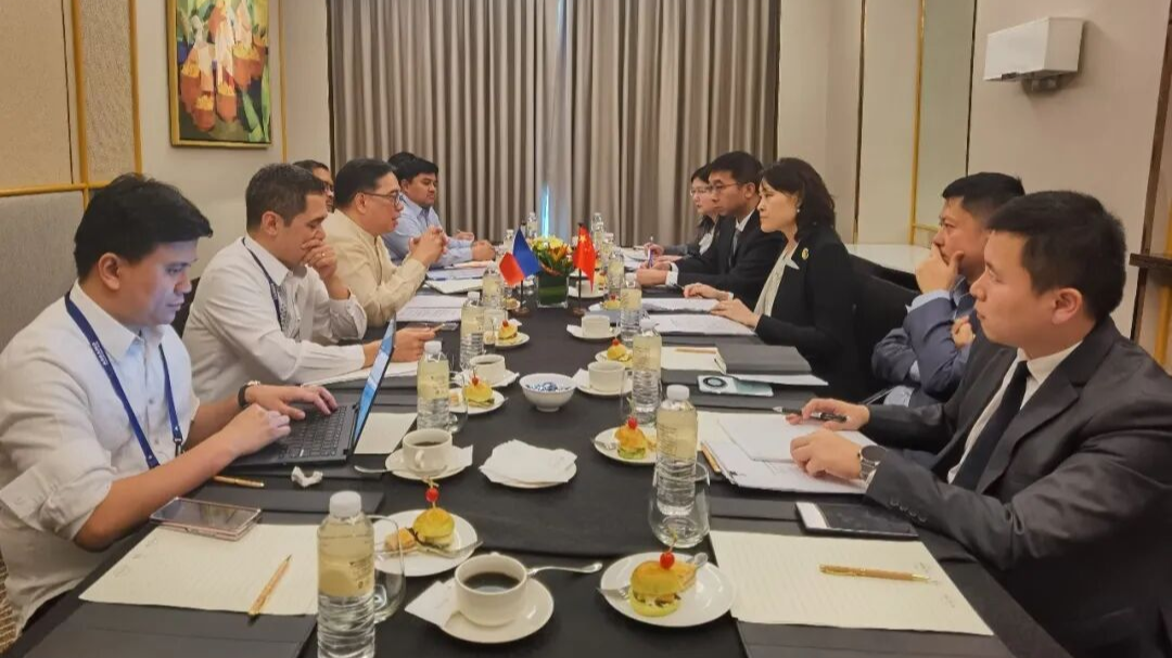 中国和菲律宾就涉海等问题举行双边对话