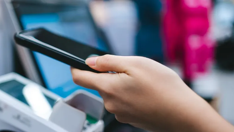 手机“贴一贴”可能无形中泄密 国家安全部最新披露