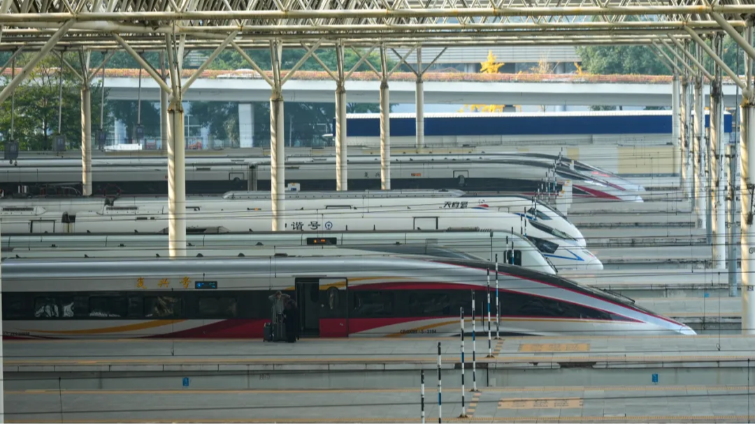 春运首日，国铁成都局发送旅客128.4万人次