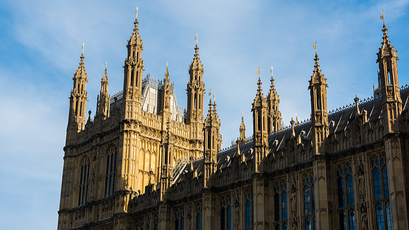 受爱泼斯坦案波及 英国首相幕僚长麦克斯威尼辞职