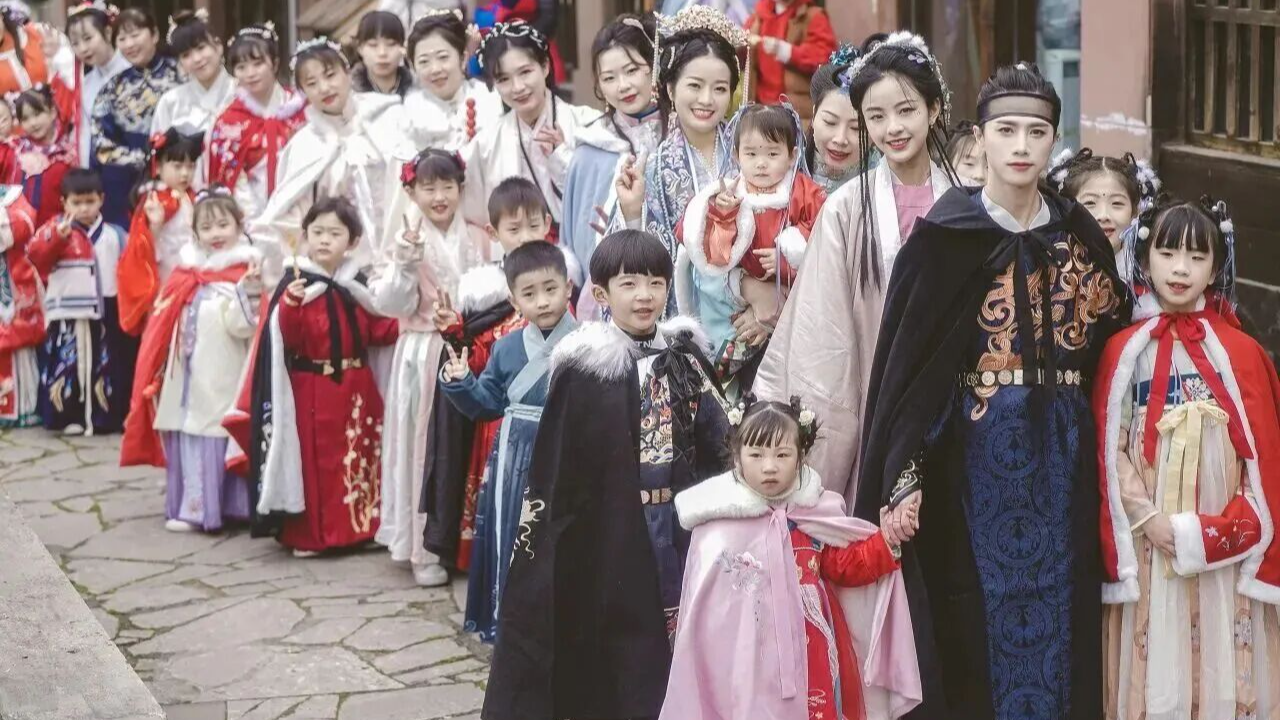 第一批放假的人，已经跟着这攻略耍成都了！