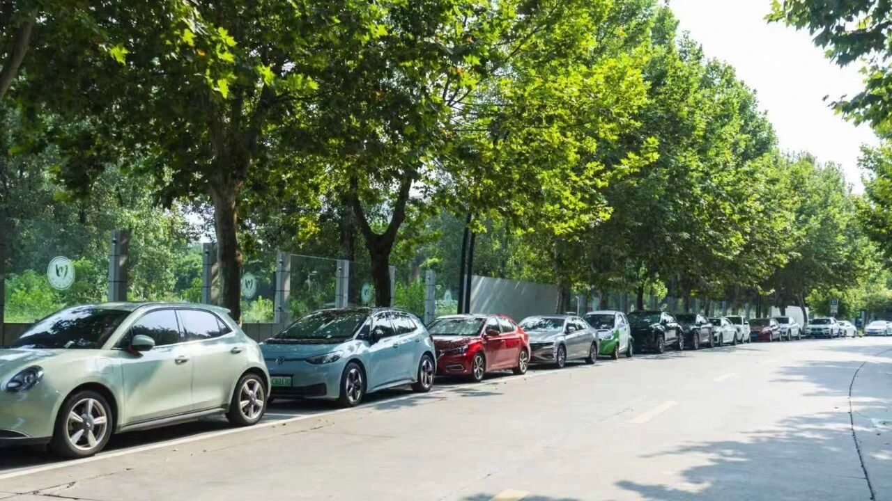 成都春节哪些地方可以免费停车？多地最新通知→