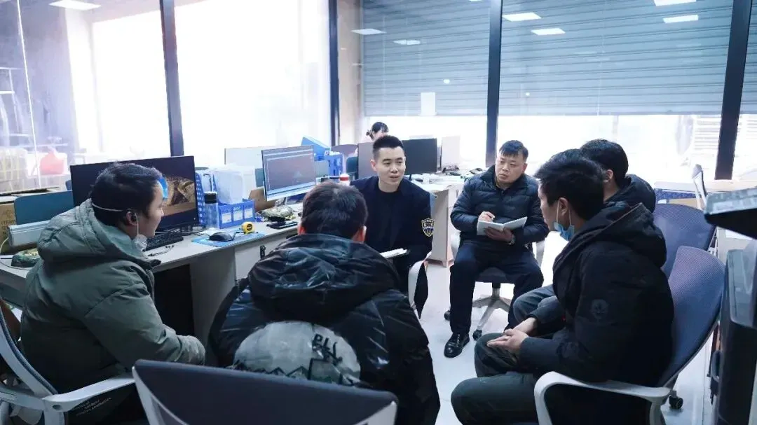 成都网上群众路线新实践，让劳动者满怀“薪”喜踏归途