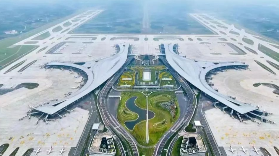 千万人次出行，成都机场过夜能洗澡、有躺椅，除夕还有饺子