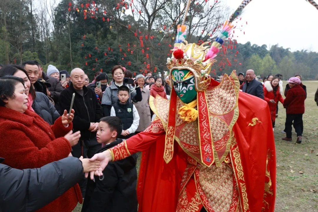 大年初一火热开场！成都新津台湾美食年货季掀起新春逛吃潮