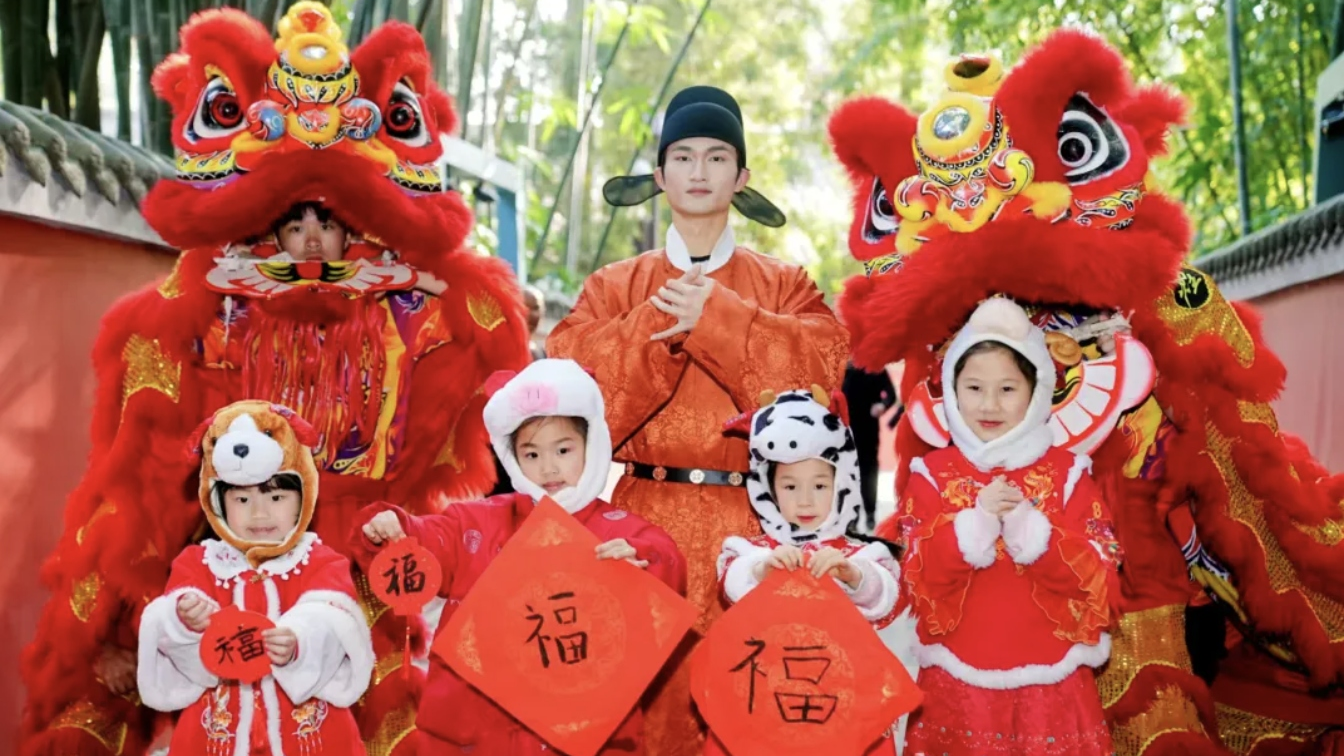 假期前三天，成都A级景区接待游客387.8万人次，入境游增长超四成