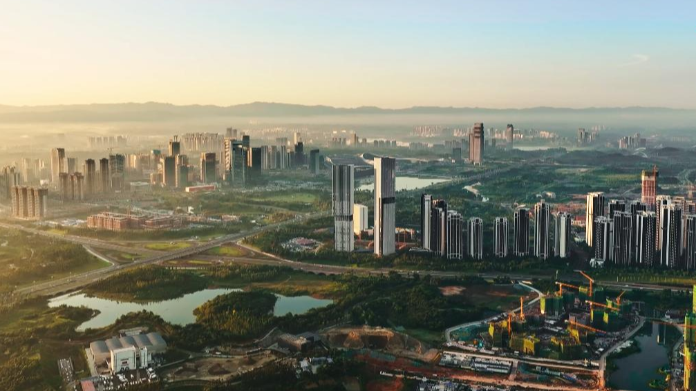 经济日报头版报道成都：天府热土