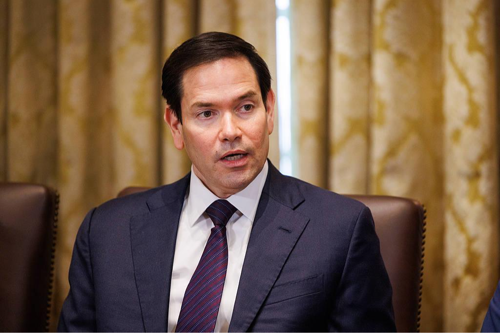 古巴领海发生船只交火 美国务卿否认美政府人员参与