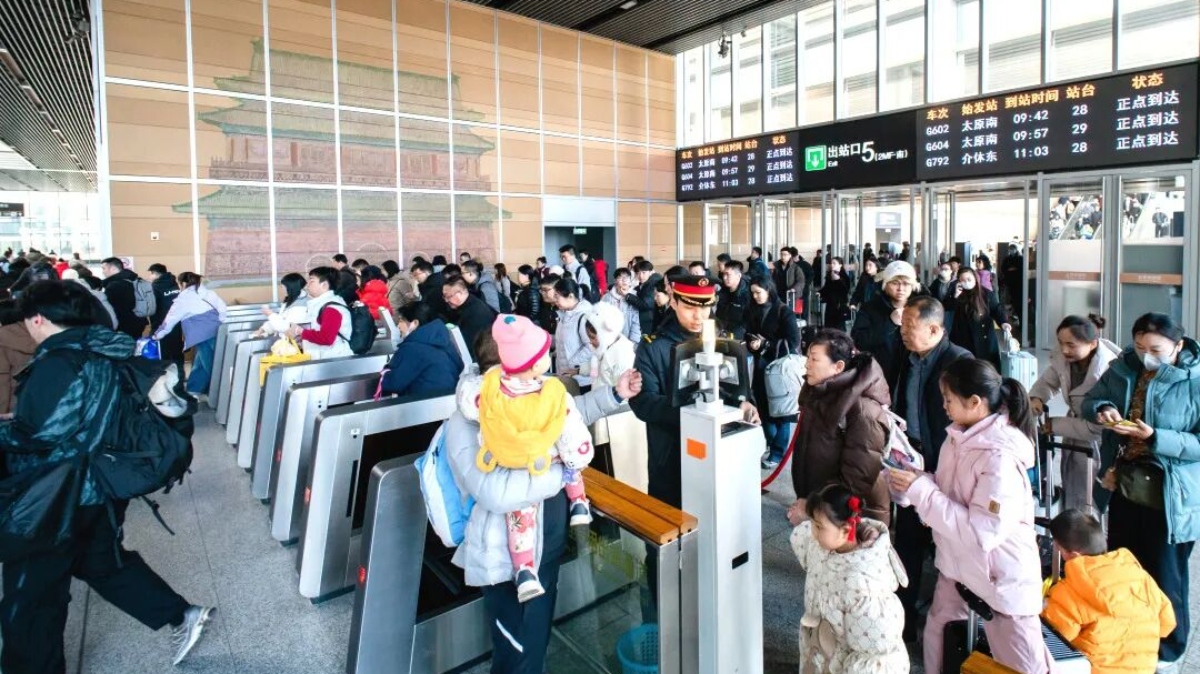 铁路12306已累计预售春运期间火车票3.76亿张