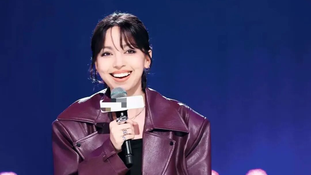 因挑动性别对立、制造婚育焦虑，脱口秀女演员小帕微博被禁言