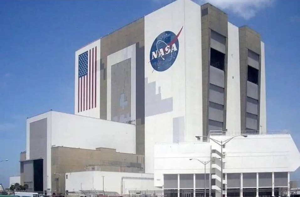 美国载人登月任务推迟