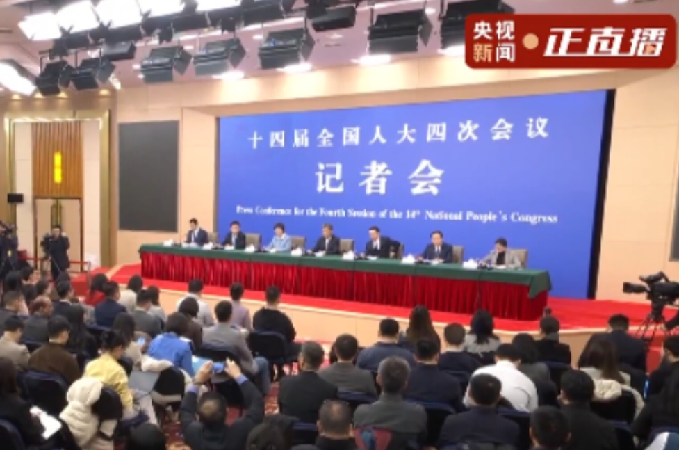 2025年全年、2026年春节假期国内出游人次与花费均创历史新高