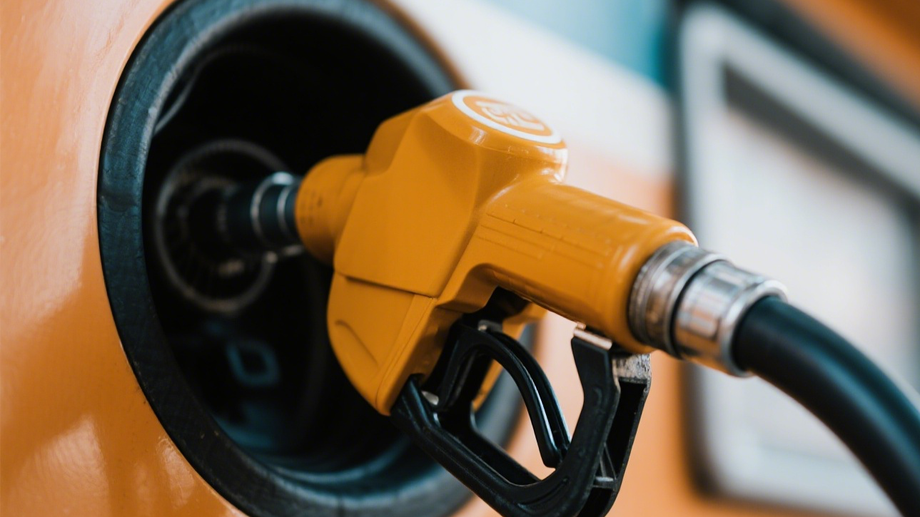 油价今晚上调，加1箱油将多花27.5元