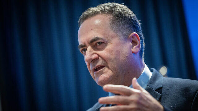 以色列防长称“所有伊朗人都是打击目标”