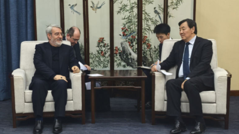 中国政府中东问题特使翟隽会见伊朗驻华大使法兹里