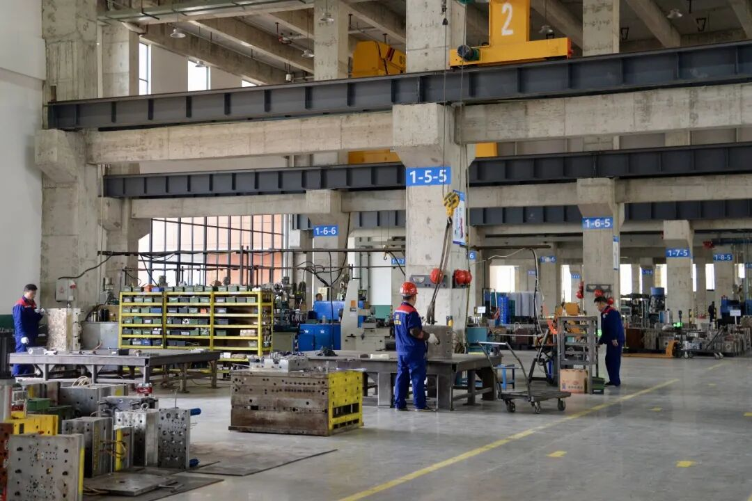 基地投用、企业上市、项目启动…成都产业“三箭”齐发