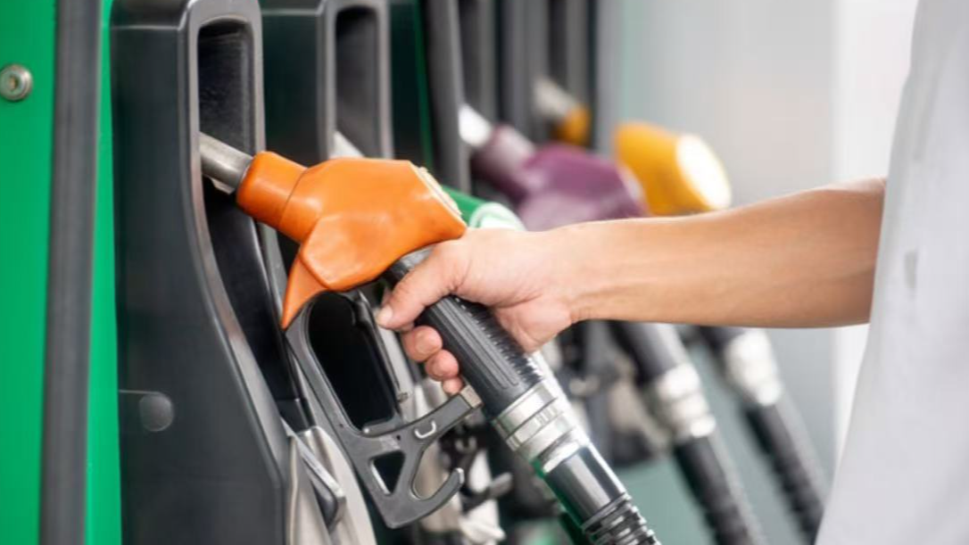 国际油价又飙升了 道指较历史高点已跌超10%