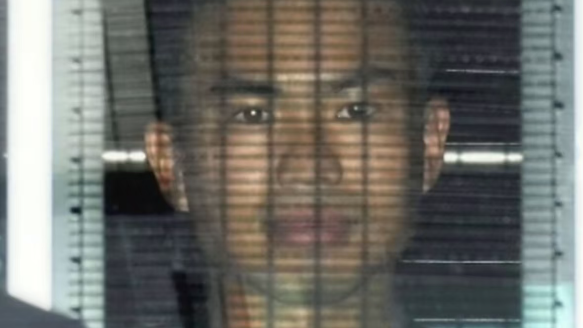 日本警视厅对强闯我驻日使馆不法之徒所属部队驻地等展开搜查