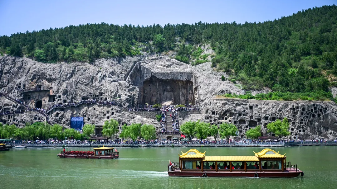 龙门石窟保护施工中新发现唐代石刻《金刚经》