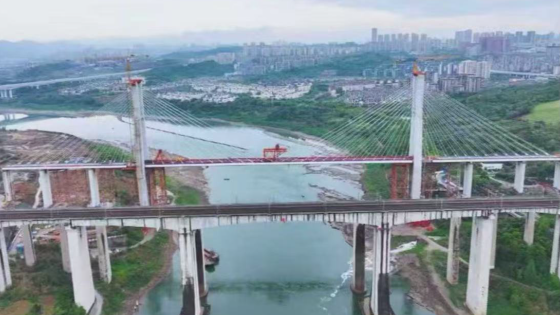 成渝中线高铁井口嘉陵江特大桥今日合龙