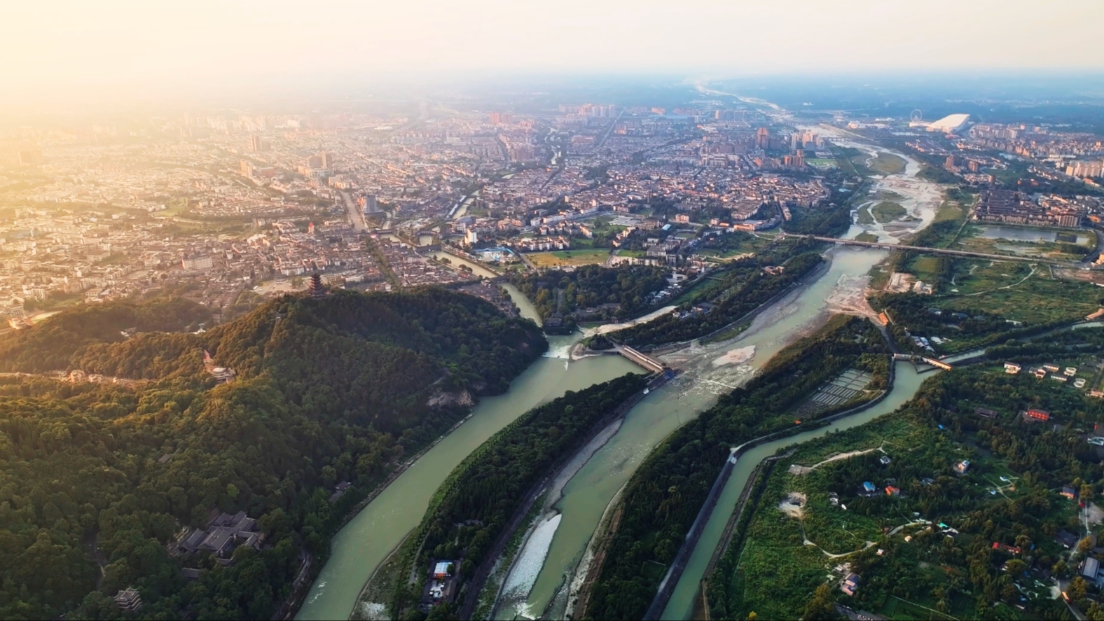 寻迹李冰、烟火长廊、珍水巡游…2026都江堰放水节活动亮点抢先看