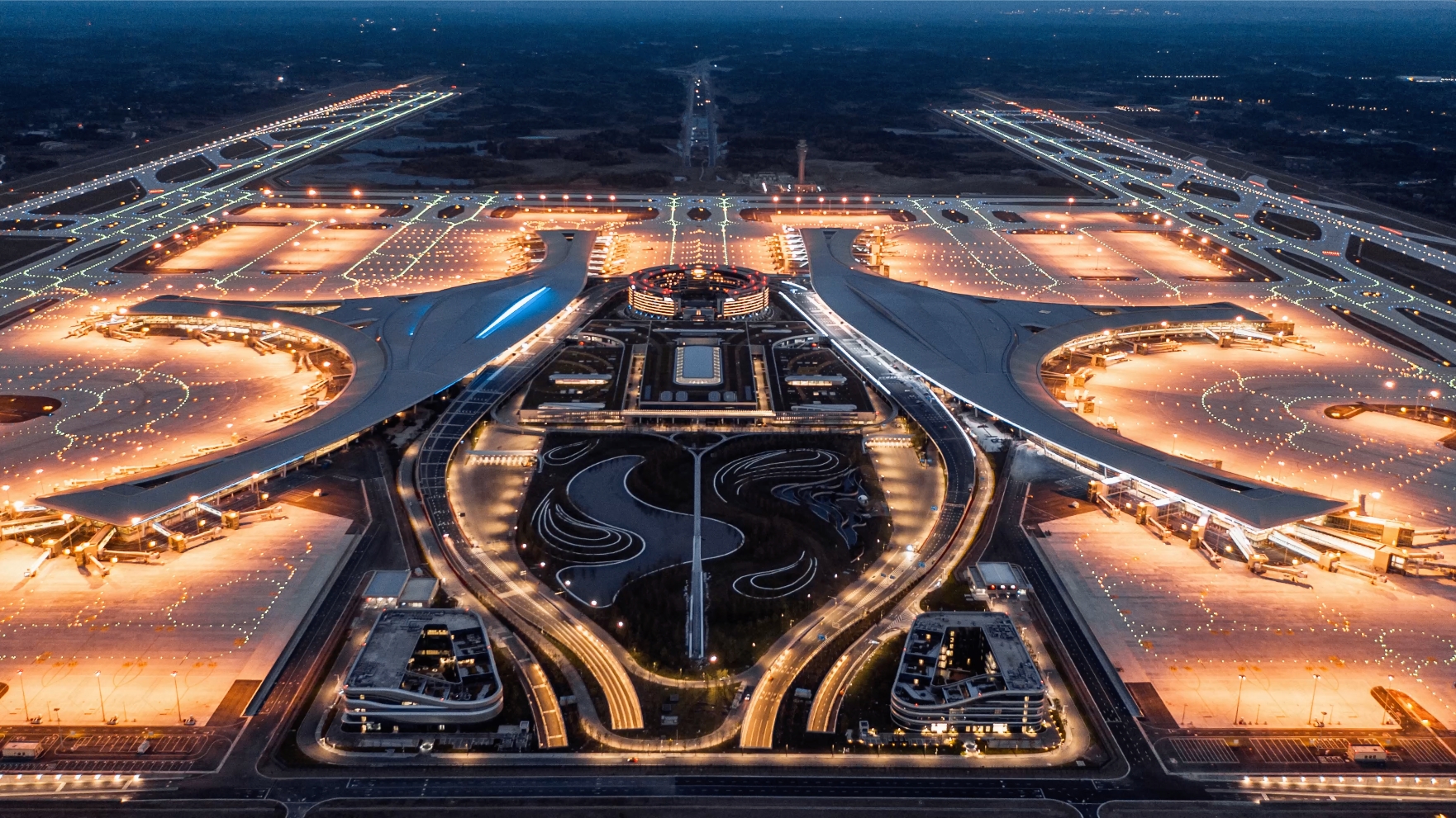 每天6至22时有交通管控！清明假期，天府机场高速通行有变