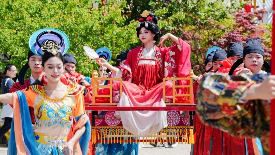 在成都！爆火出圈的新地标快去耍→