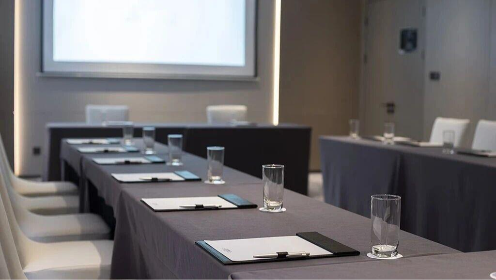 拍照片、发消息可能泄密 重大会议活动警惕“指尖便利”风险