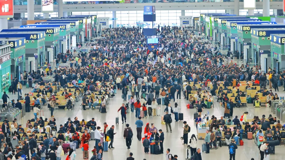 创历史同期新高！清明假期全国铁路共发送旅客9385.1万人次
