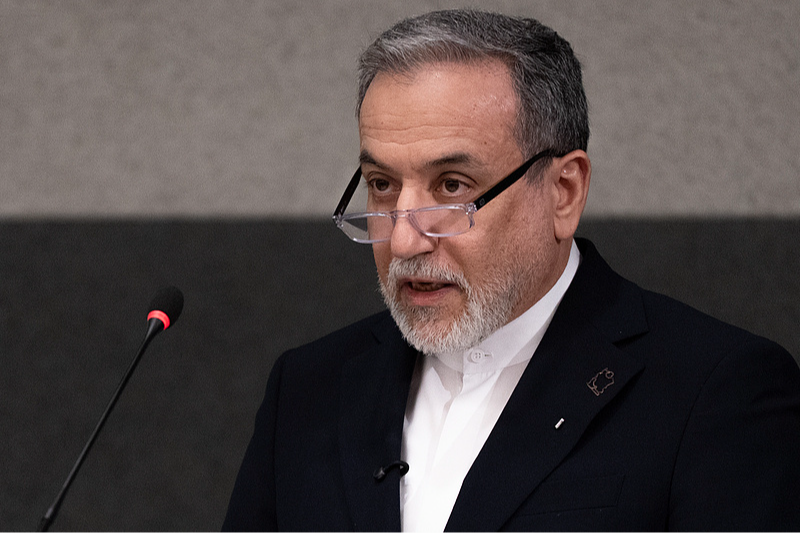 伊朗外长：若袭击停止 未来两周船只可安全通过霍尔木兹海峡