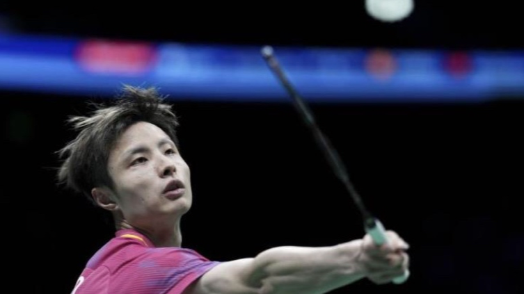 石宇奇首夺羽毛球亚锦赛男单冠军