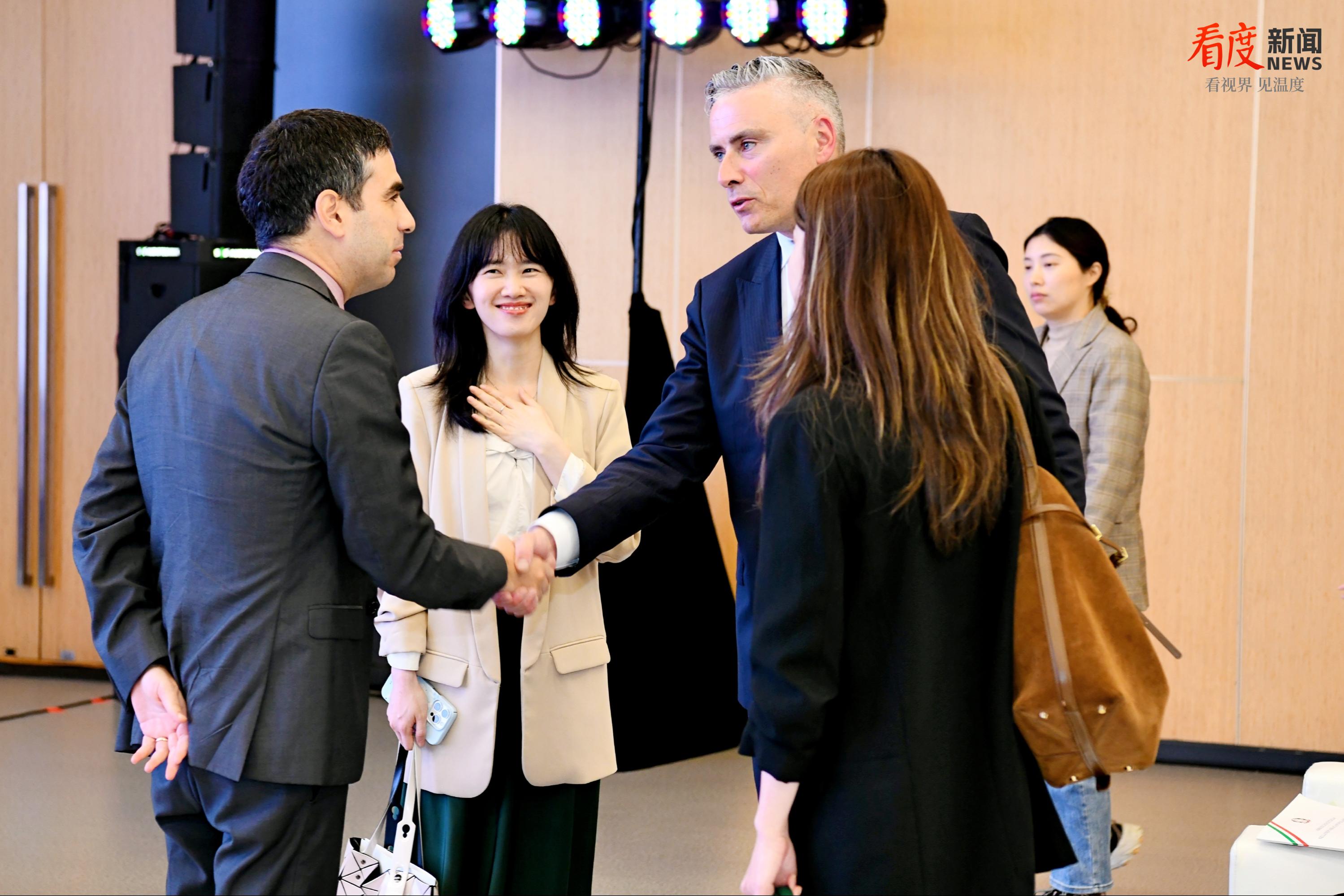 ce09a85b31ca40618b3f1d0b3f64a5ef.png ce09a85b31ca40618b3f1d0b3f64a5ef.png