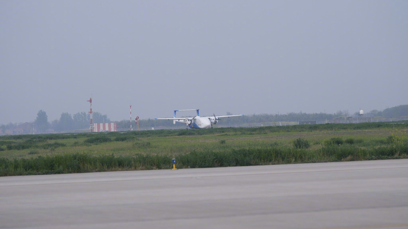 HH-200航空商用无人运输系统首飞成功