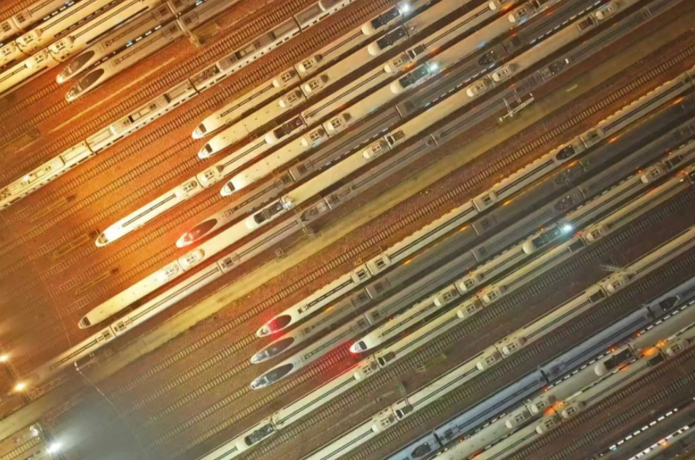 五一假期首尾高峰时段增开多趟夜间高铁 旅客提前7至5天可购票