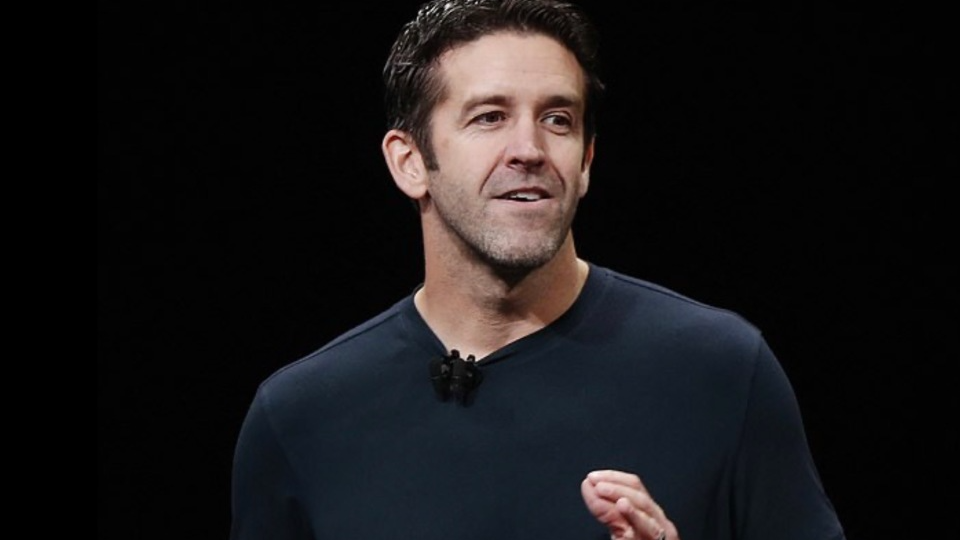 苹果公司宣布特纳斯将接替库克担任CEO