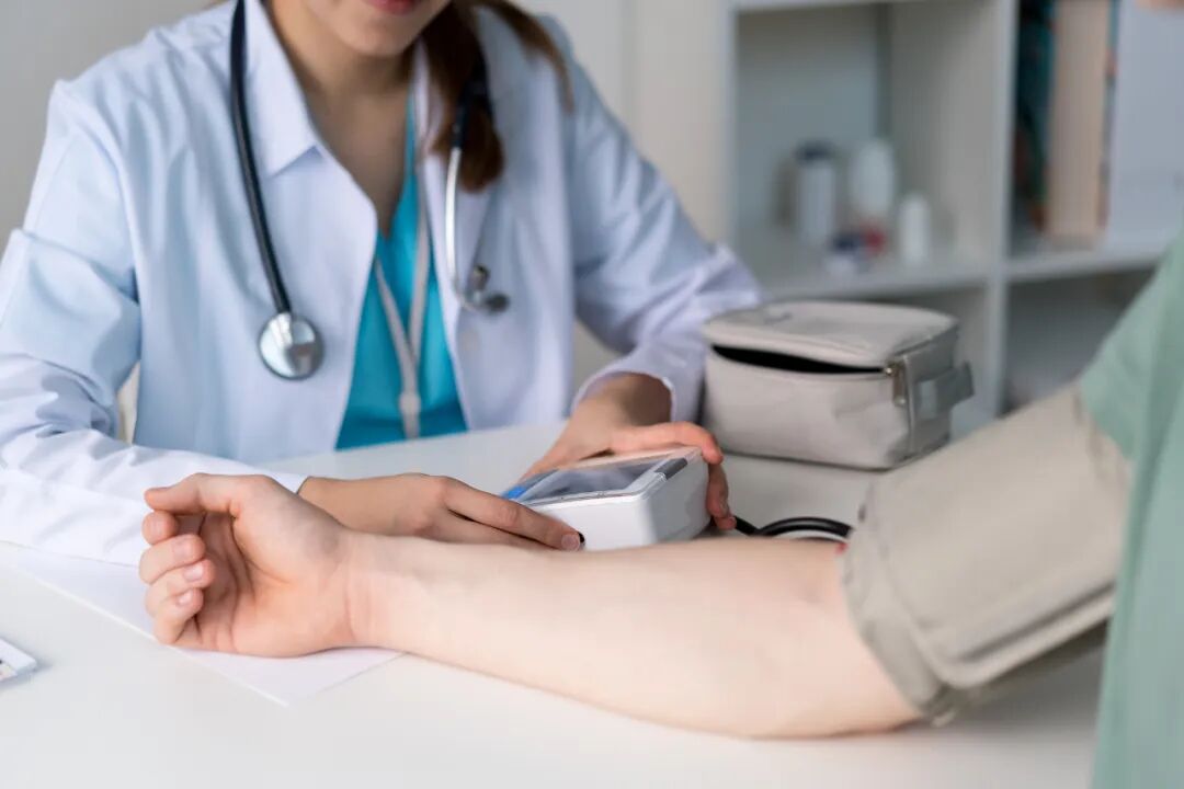 国家医保局公布5起骗取生育保险基金典型案例