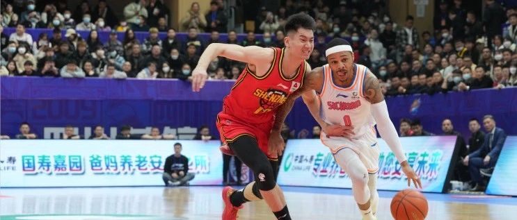 时隔三年四川男篮重回主场，昨晚温江体育馆座无虚席!